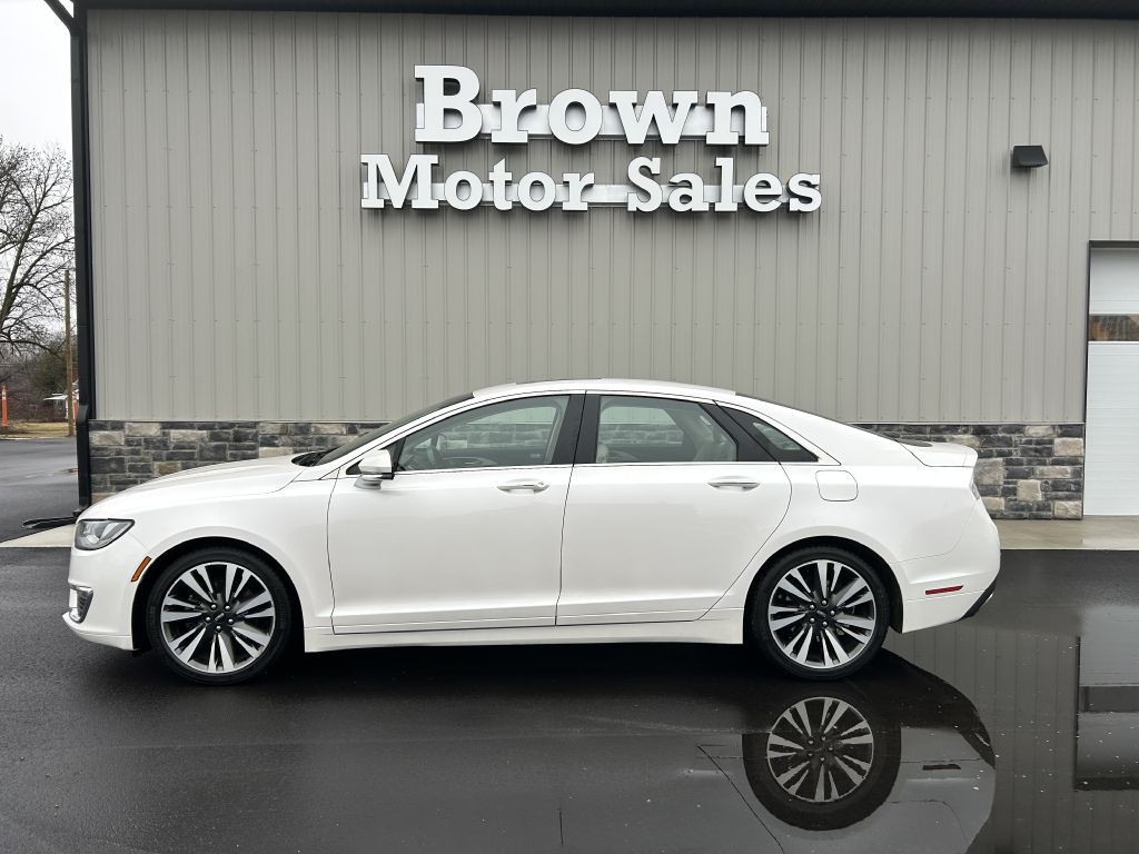 2017 Lincoln MKZ Image 2