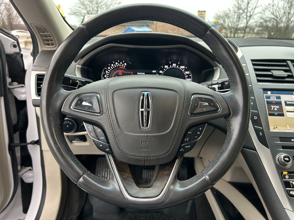 2017 Lincoln MKZ Image 16