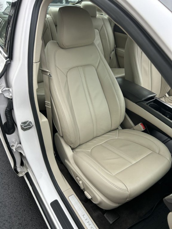 2017 Lincoln MKZ Image 26