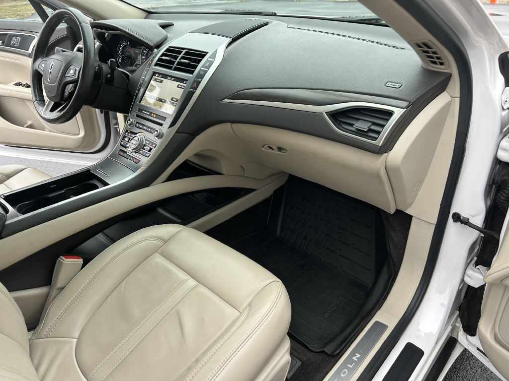 2017 Lincoln MKZ Image 27