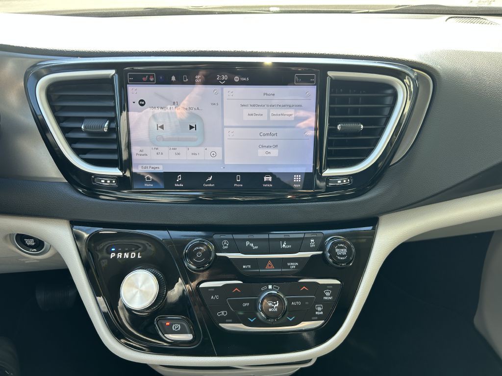 2024 Chrysler Pacifica Image 15