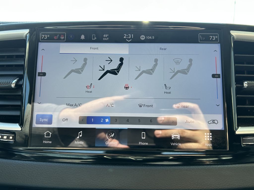 2024 Chrysler Pacifica Image 17