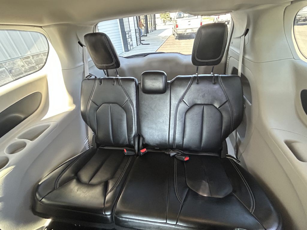 2024 Chrysler Pacifica Image 23