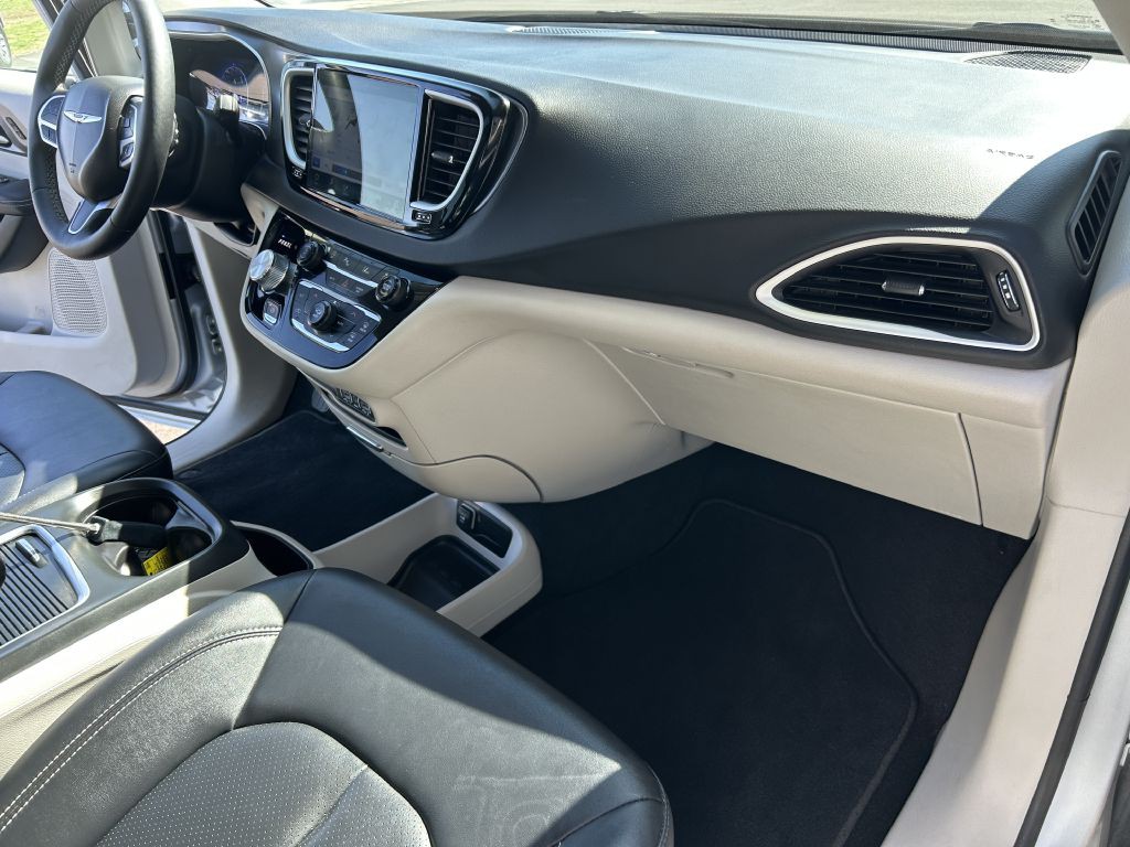 2024 Chrysler Pacifica Image 28