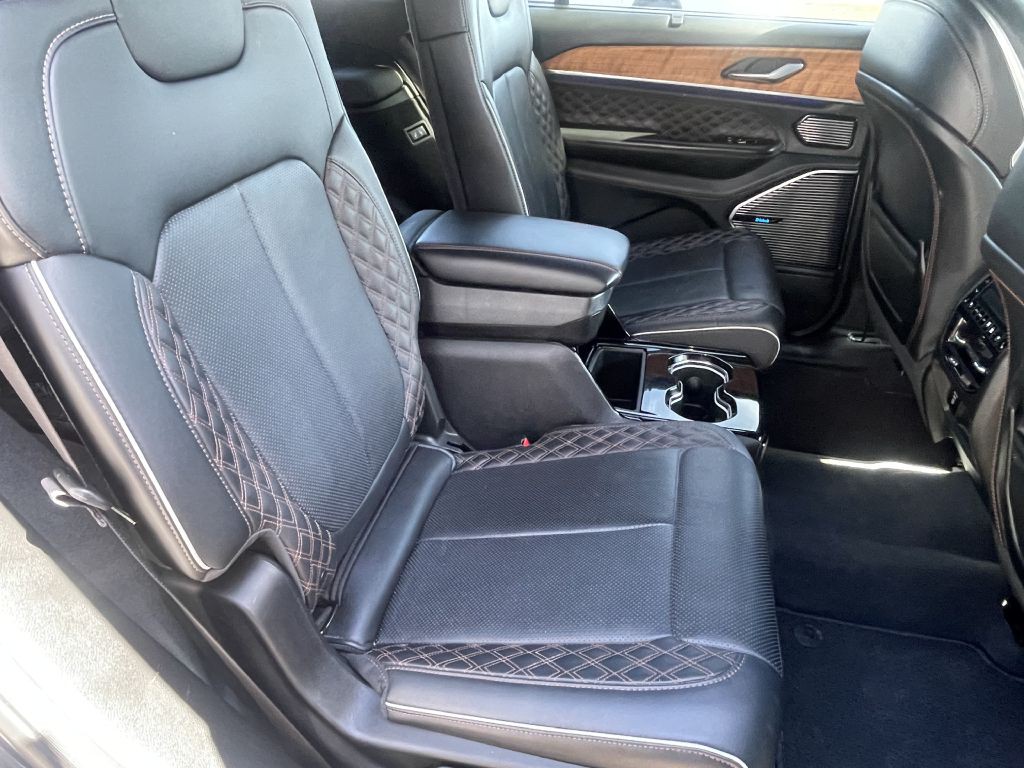 2023 Jeep Grand Cherokee Image 19