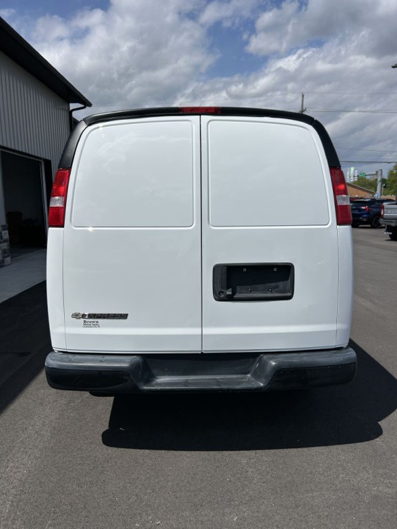 2021 Chevrolet Express Image 4