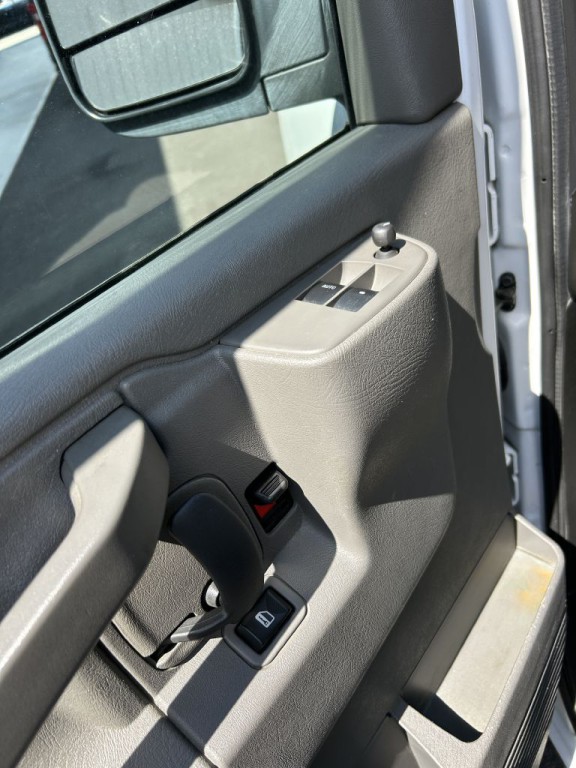 2021 Chevrolet Express Image 10