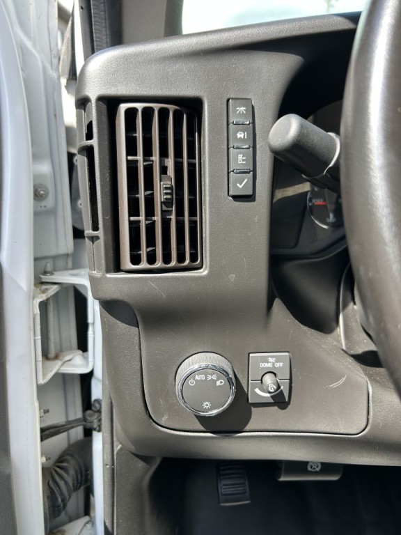 2021 Chevrolet Express Image 13