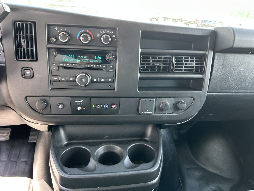 2021 Chevrolet Express Image 18