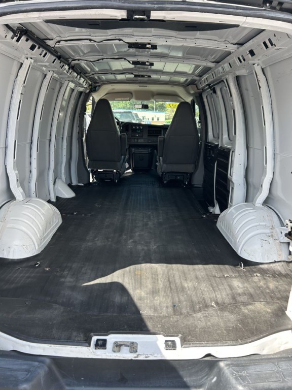 2021 Chevrolet Express Image 20