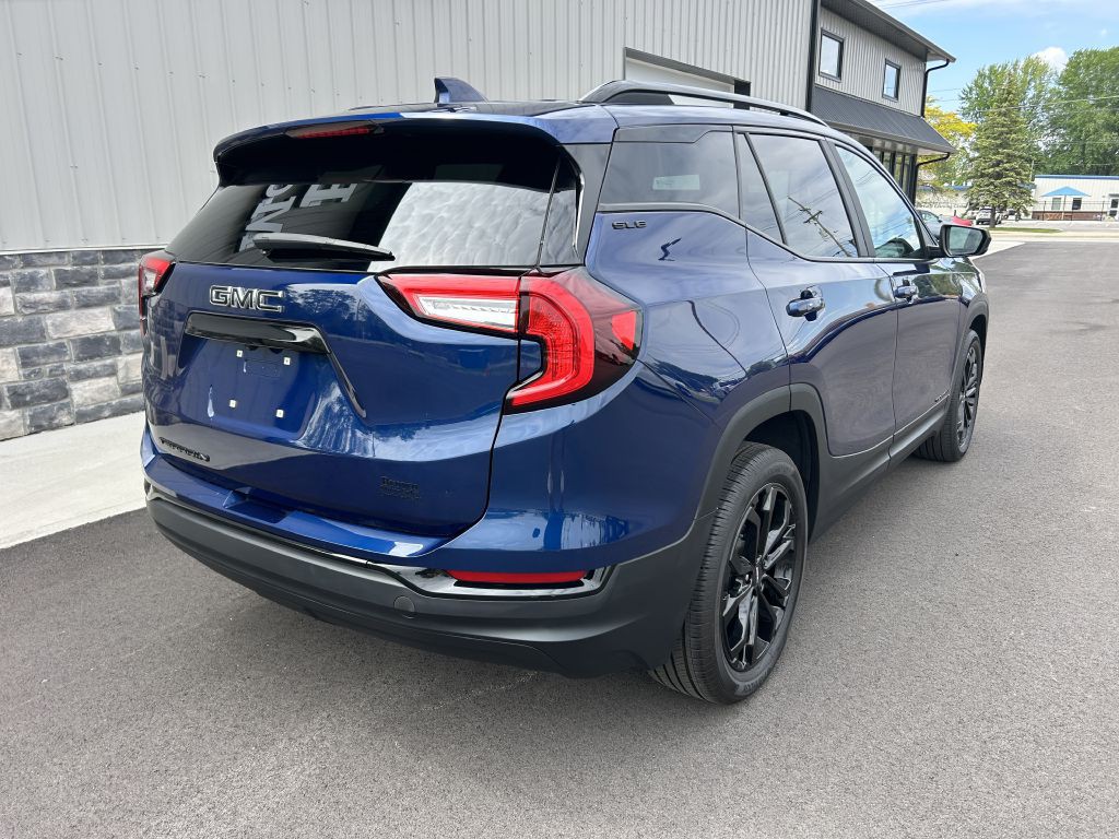 2022 GMC Terrain Image 3