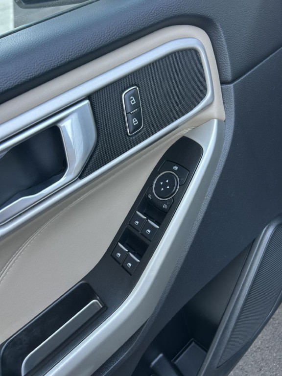 2021 Ford Explorer Image 12