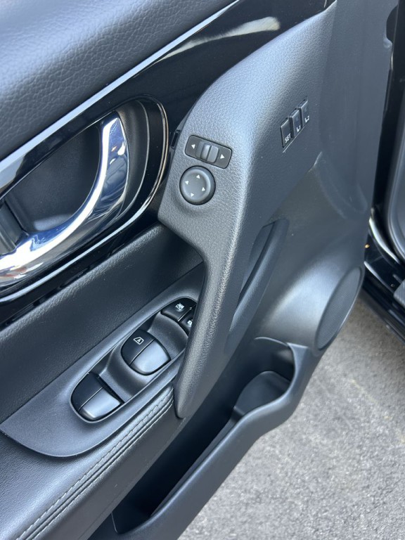 2022 Nissan Rogue Image 10