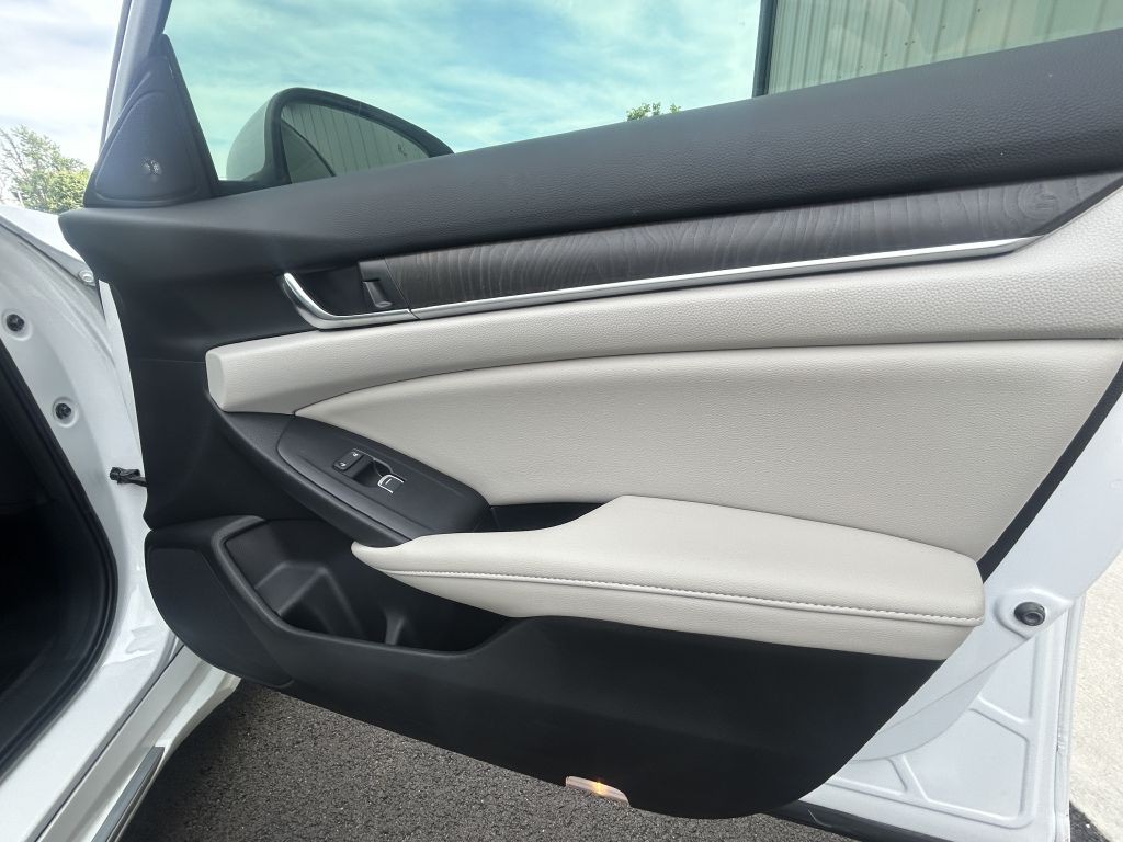 2022 Honda Accord Image 19