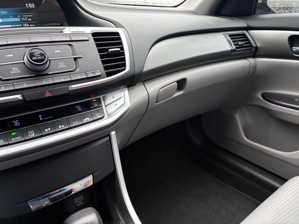 2015 Honda Accord Image 8