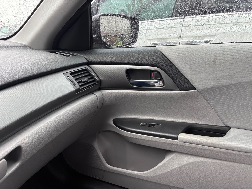 2015 Honda Accord Image 15