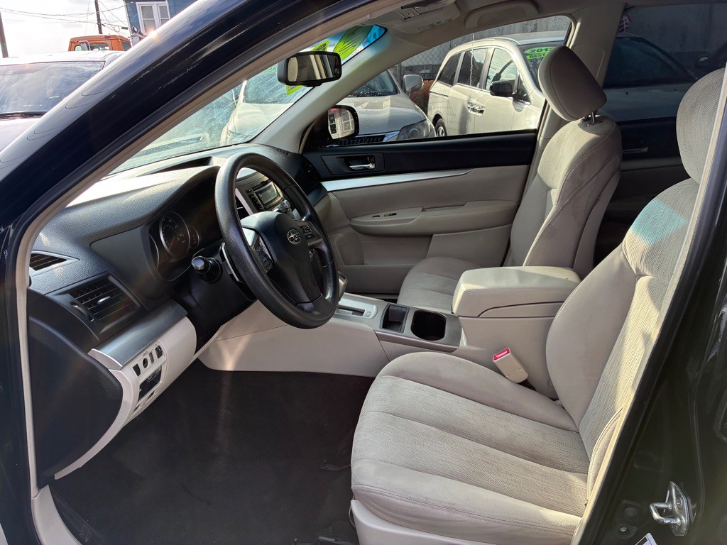 2014 Subaru Outback Image 17