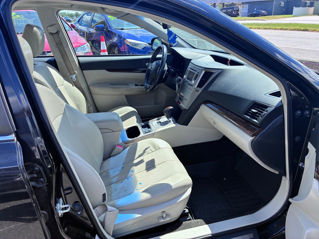 2014 Subaru Legacy Image 9