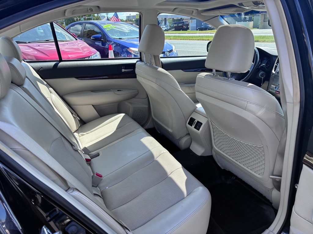 2014 Subaru Legacy Image 10