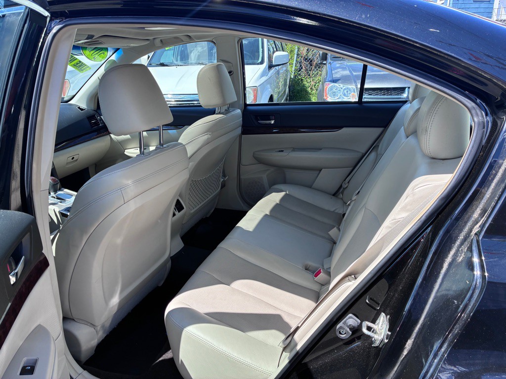 2014 Subaru Legacy Image 11