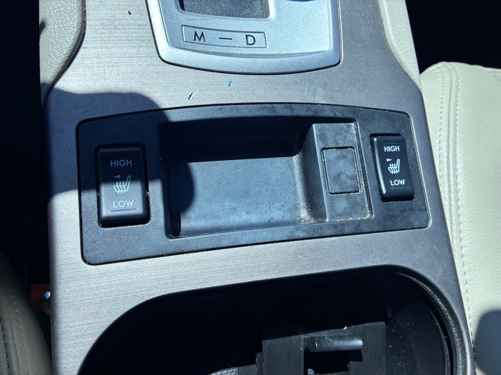 2014 Subaru Legacy Image 16