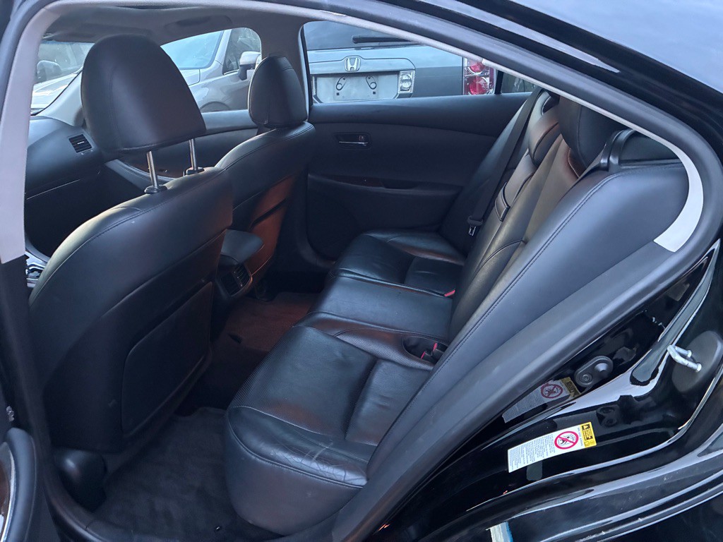 2011 Lexus ES Image 12