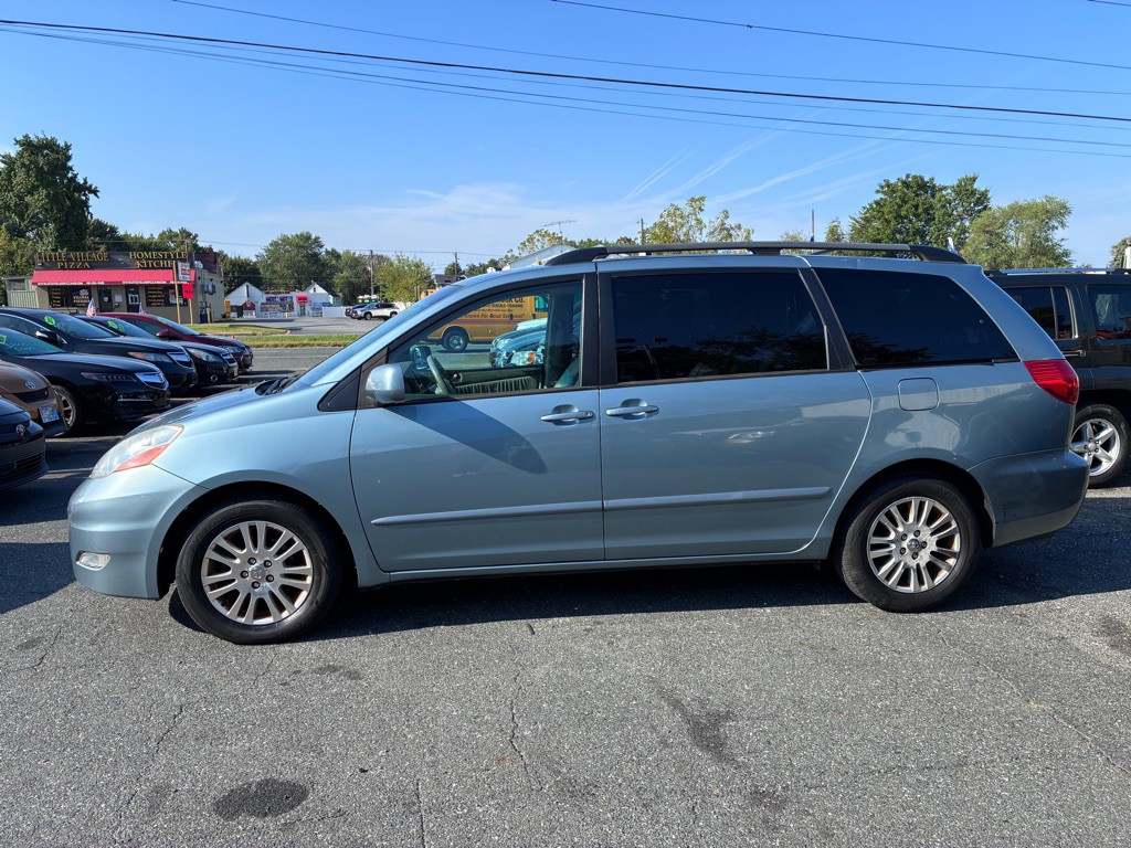 2008 Toyota Sienna Image 3