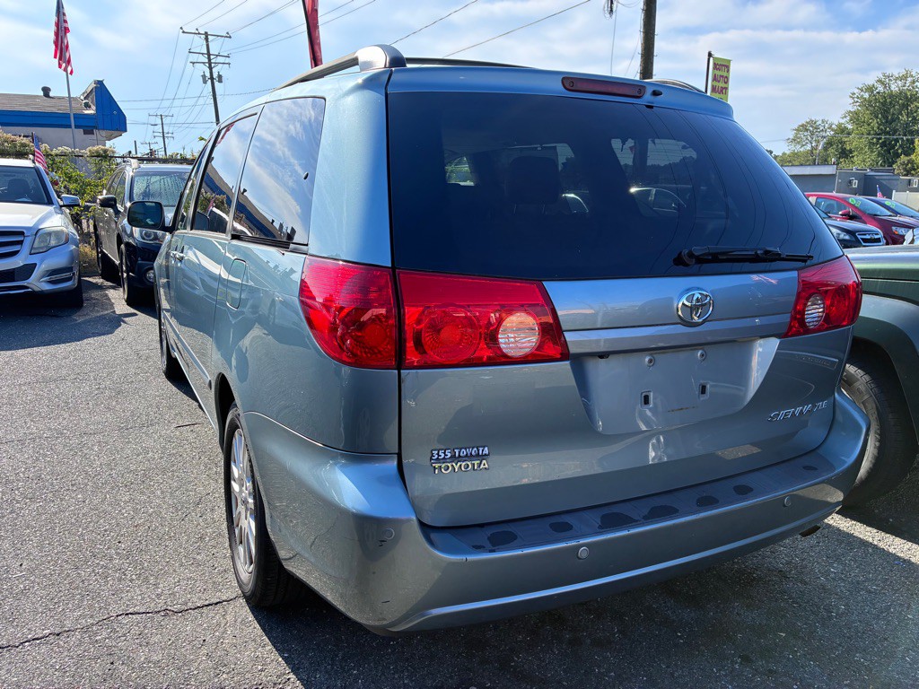 2008 Toyota Sienna Image 4