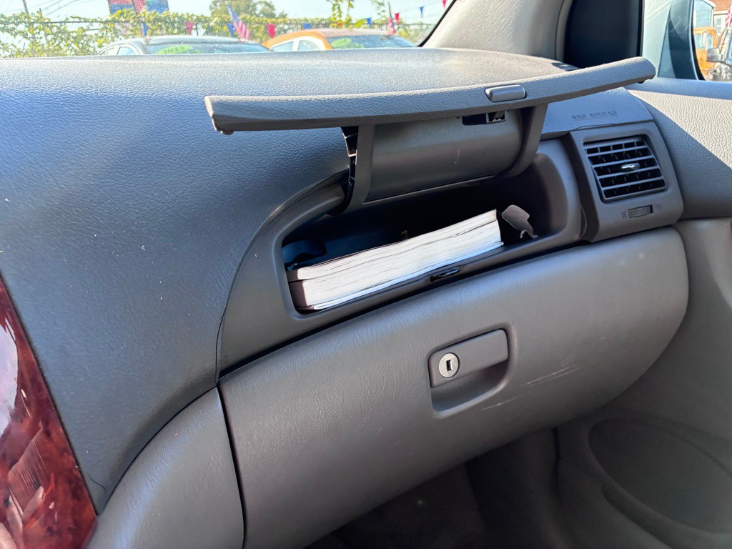 2008 Toyota Sienna Image 12