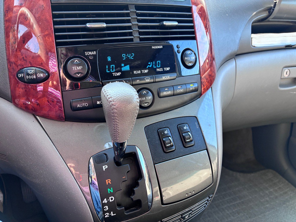 2008 Toyota Sienna Image 15