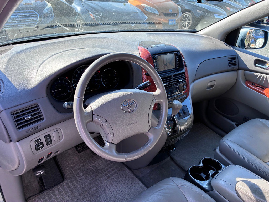 2008 Toyota Sienna Image 21