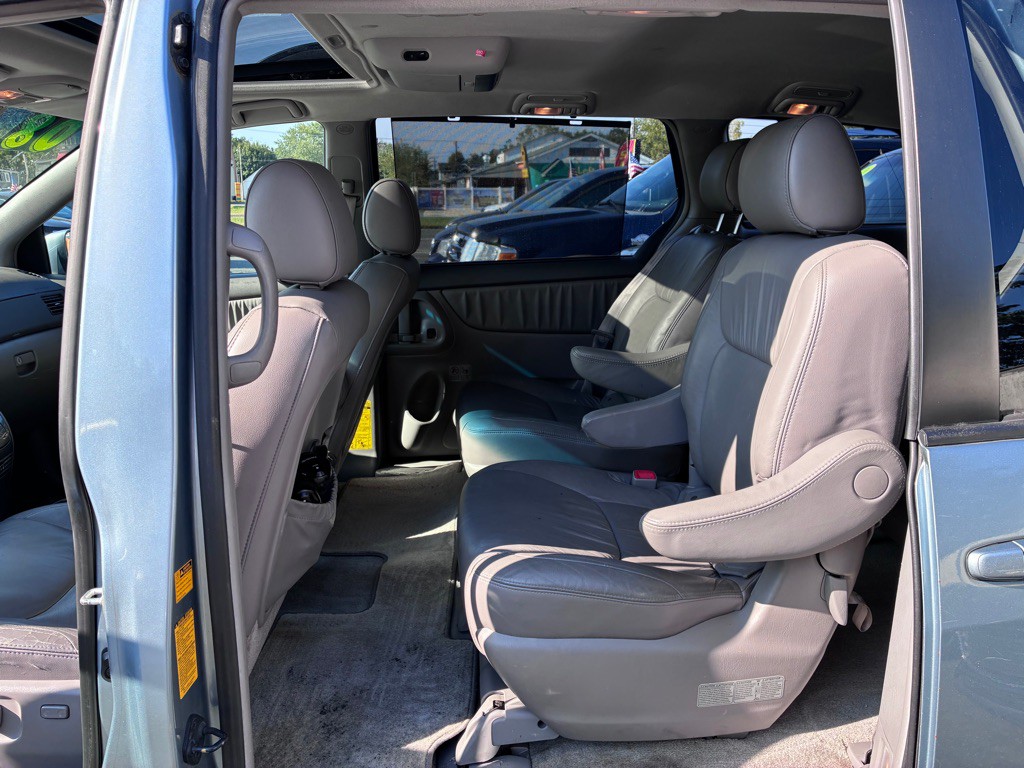 2008 Toyota Sienna Image 22