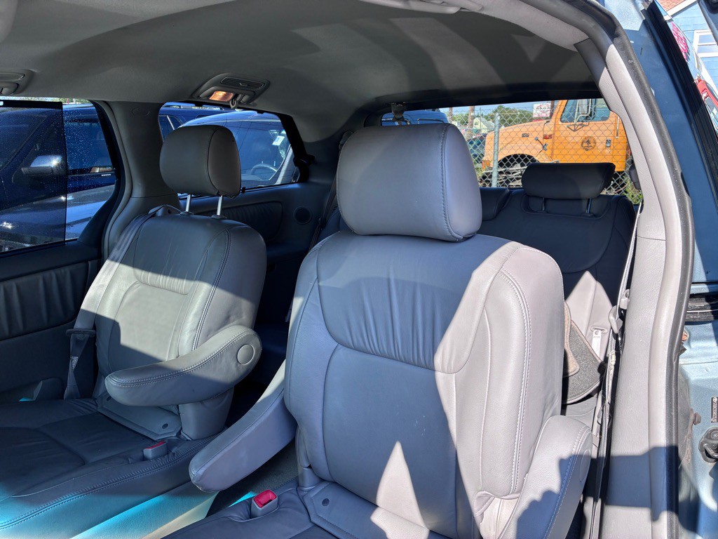 2008 Toyota Sienna Image 23