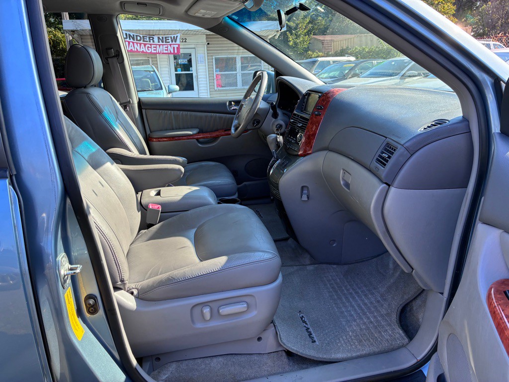 2008 Toyota Sienna Image 30