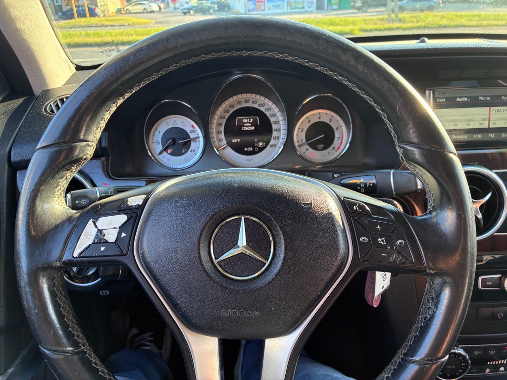 2015 Mercedes-Benz GLK-Class Image 11