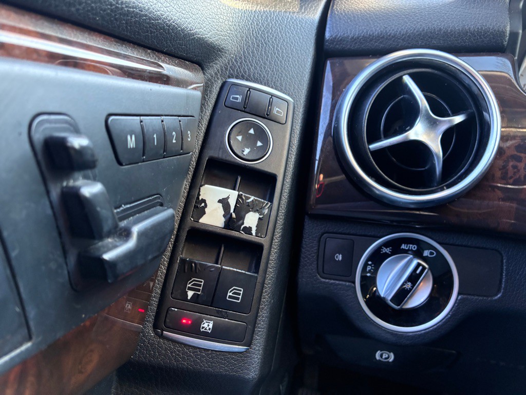 2015 Mercedes-Benz GLK-Class Image 16