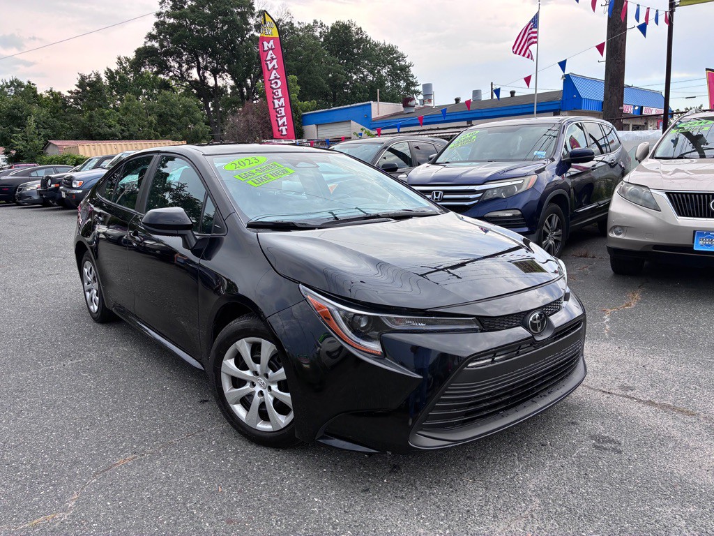 2023 Toyota Corolla Image 1