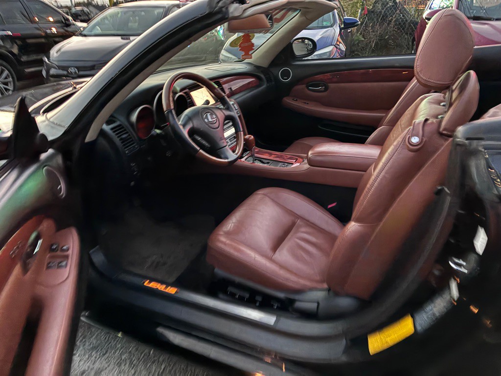 2002 Lexus SC Image 20