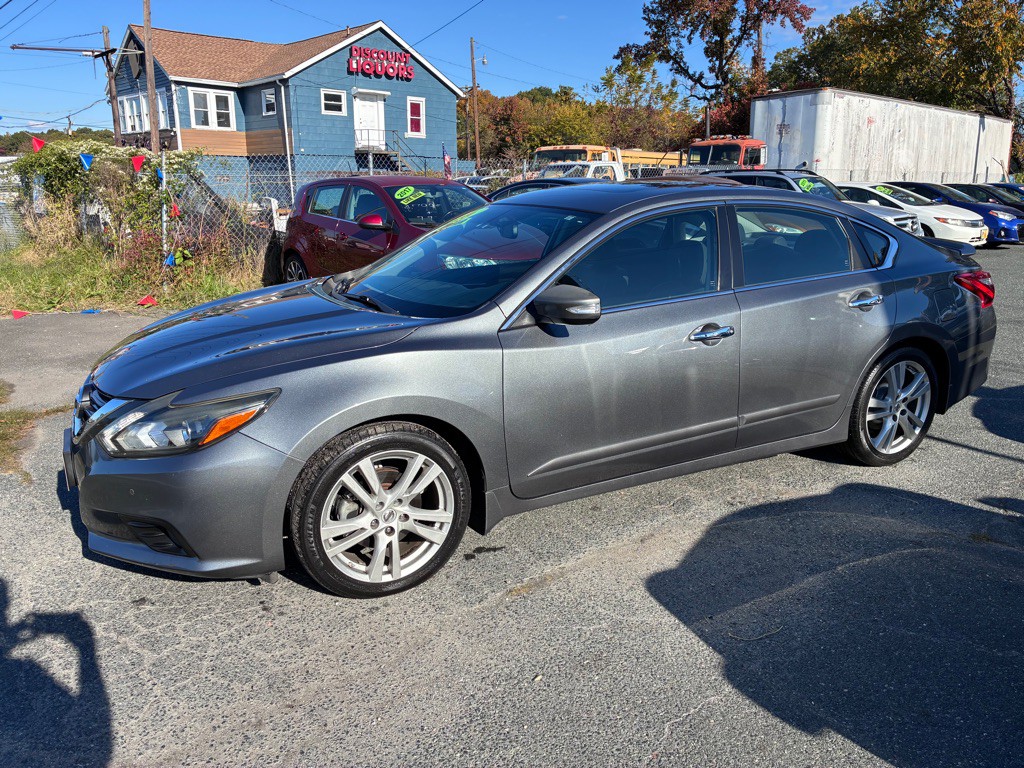 2016 Nissan Altima Image 4
