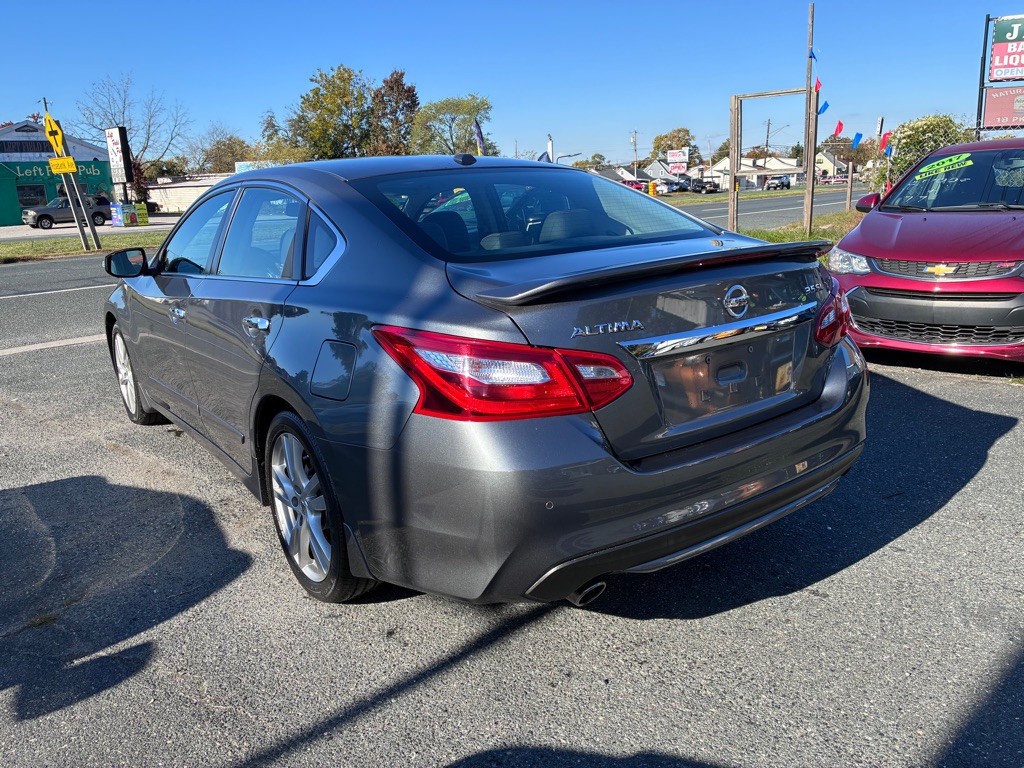 2016 Nissan Altima Image 5