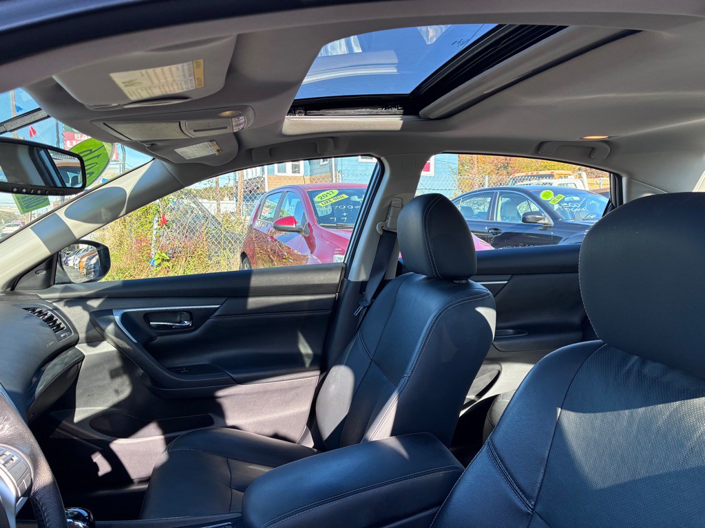 2016 Nissan Altima Image 10