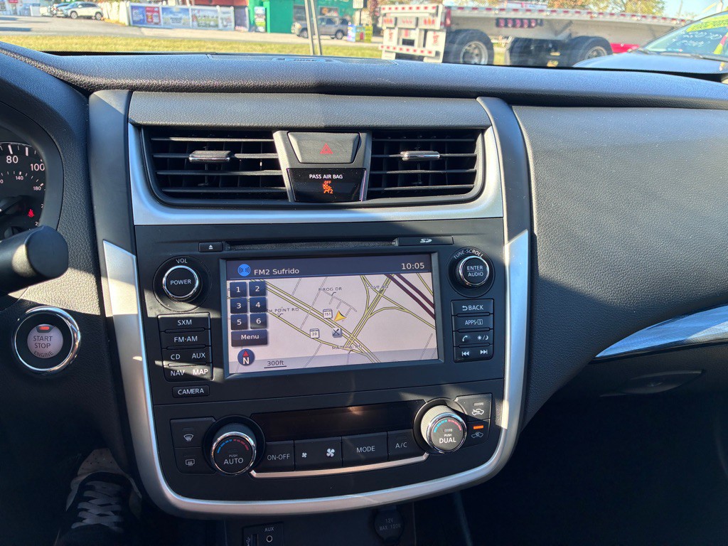 2016 Nissan Altima Image 19