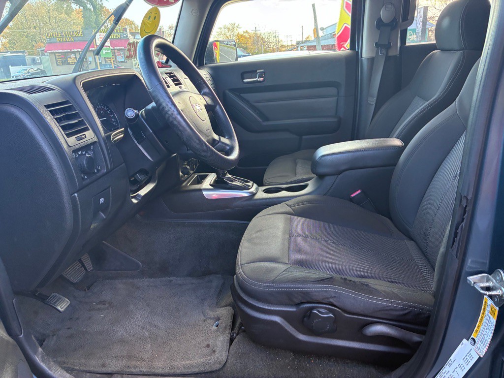 2007 HUMMER H3 Image 9