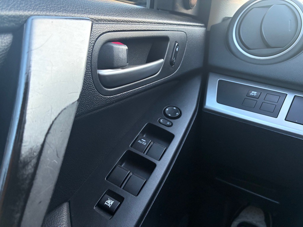 2012 Mazda Mazda3 Image 17