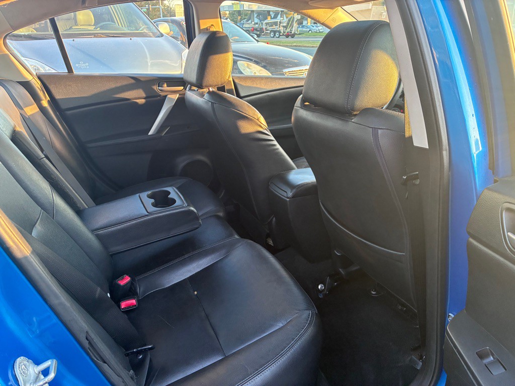 2012 Mazda Mazda3 Image 24