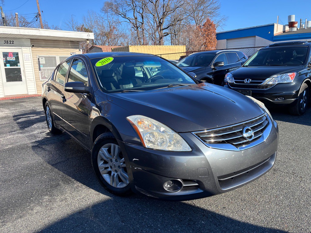 2010 Nissan Altima Image 1