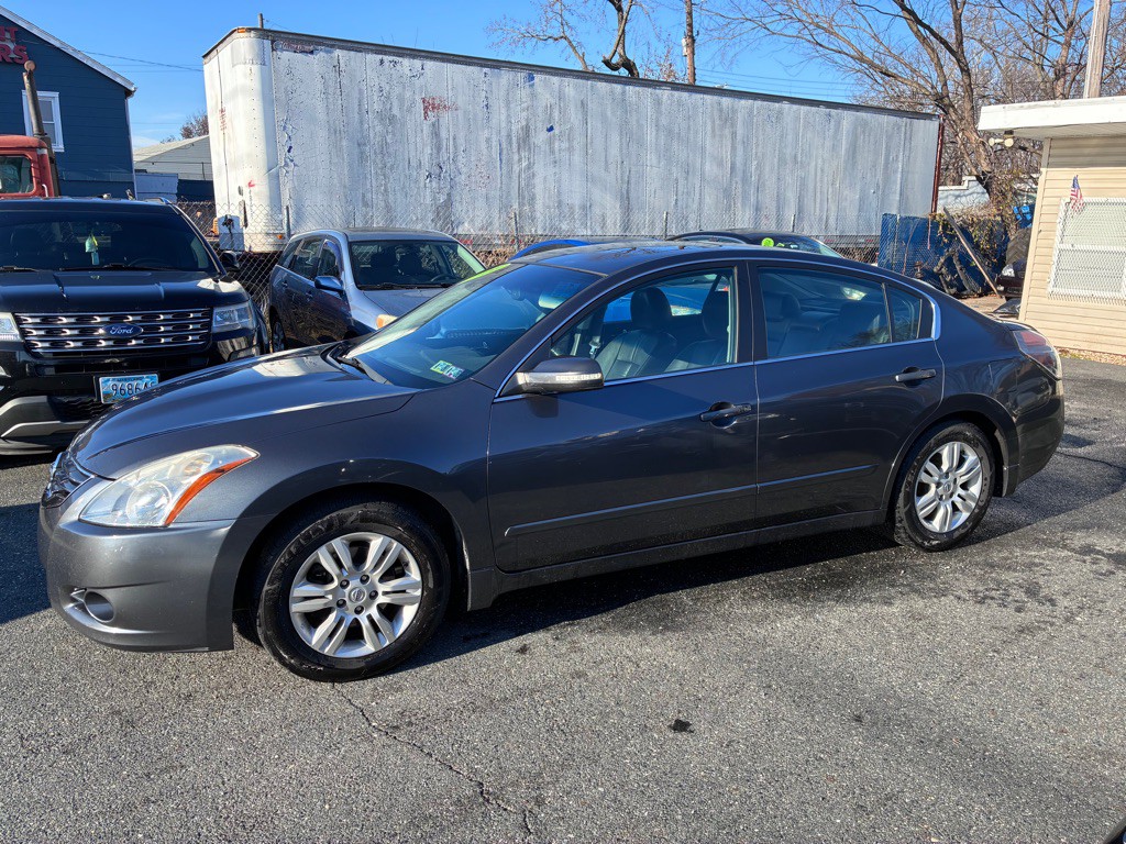 2010 Nissan Altima Image 4