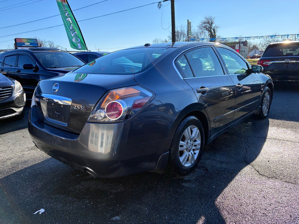 2010 Nissan Altima Image 7