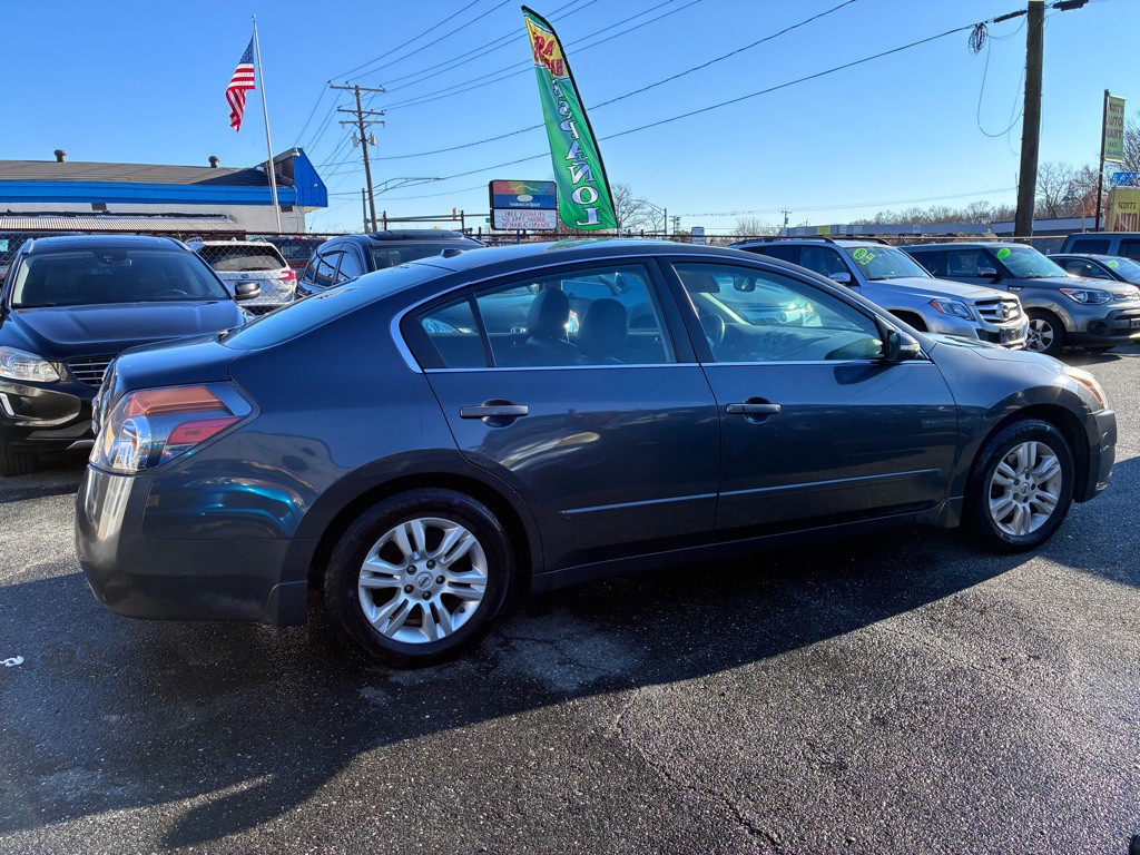 2010 Nissan Altima Image 8
