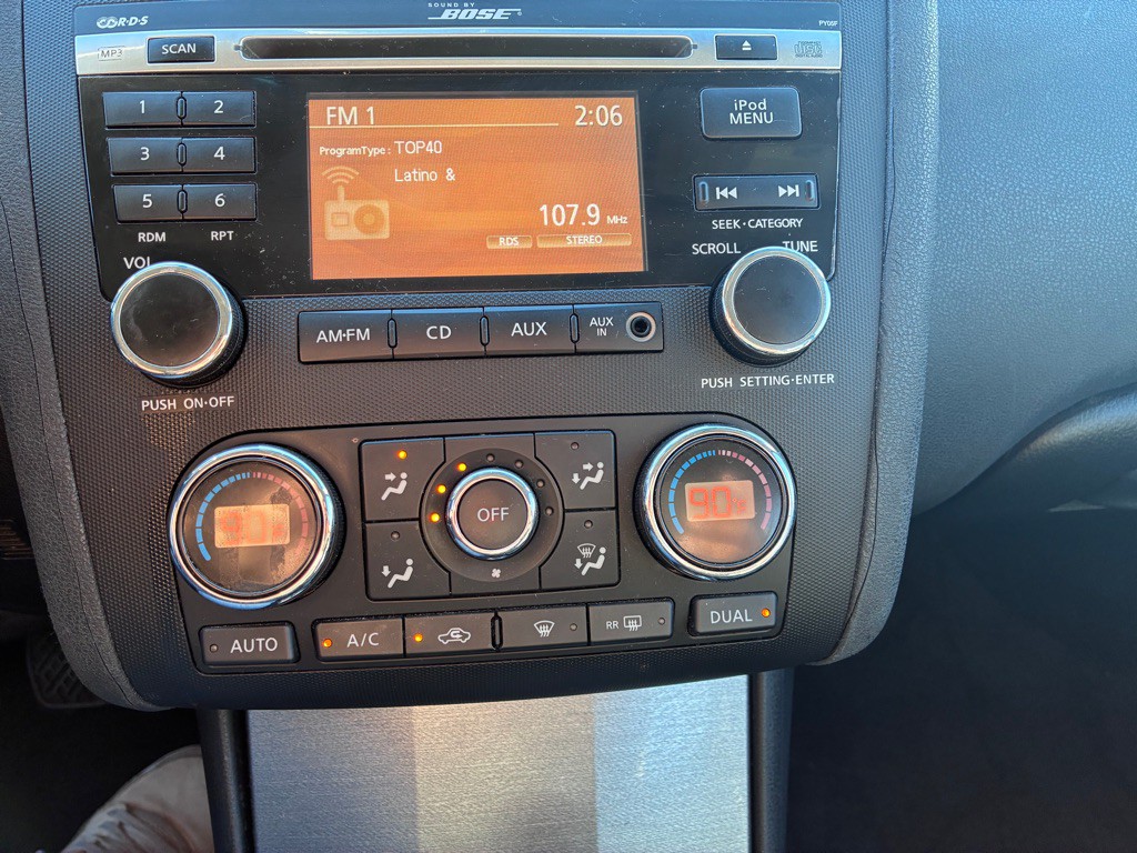 2010 Nissan Altima Image 17